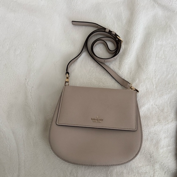 kate spade Handbags - Kate Spade Light Taupe Crossbody Bag w/ Dust Cover**